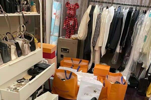 常德鼎城区回收一线品牌衣服